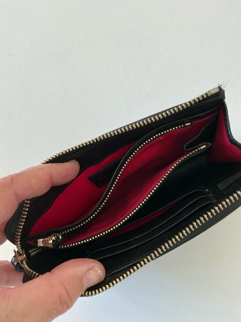 Dooney & Bourke Black Leather Zip Around Wallet Red Interior Logo Plaque - Picture 3 of 12
